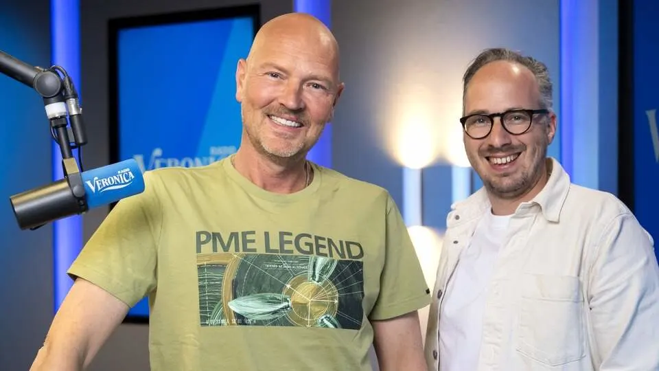 Dj-duo Wouter van der Goes en Frank van 't Hof mengen zich in carnavalsrel rond Het Goede Doel