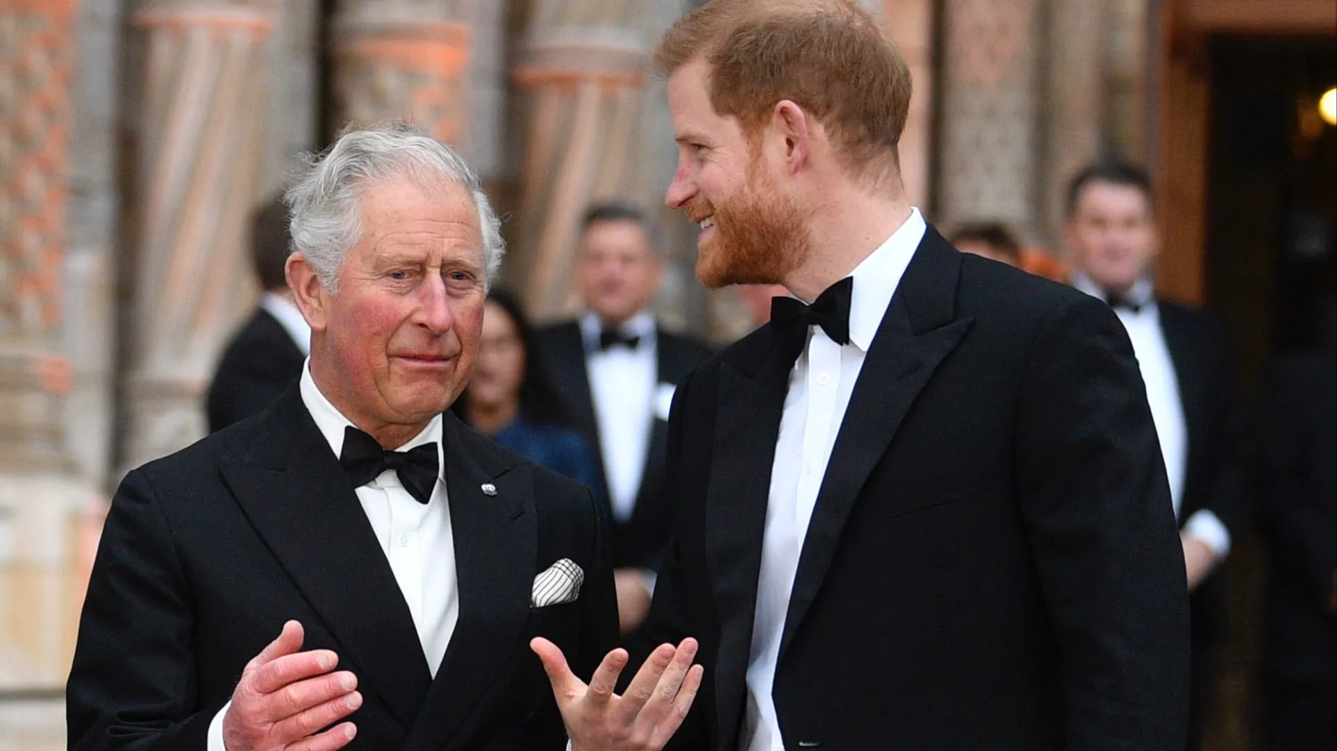 Prins Charles hielp Harry wél financieel na stap terug