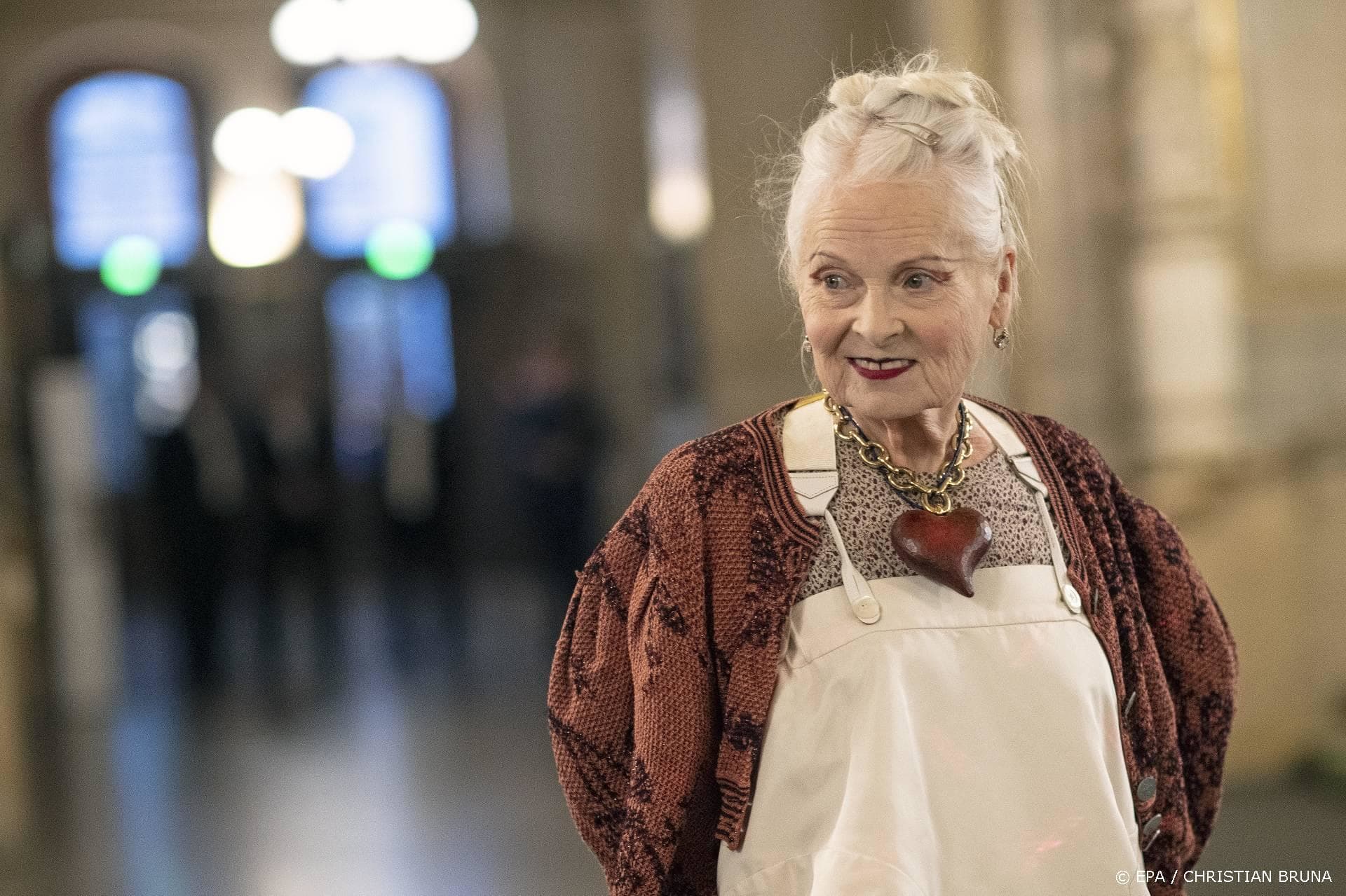 Sterren rouwen om overleden mode-icoon Vivienne Westwood