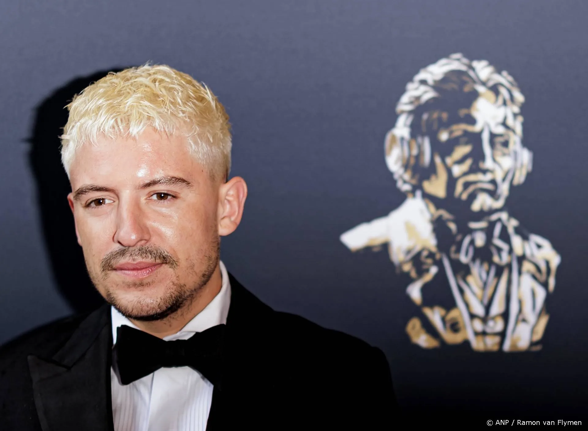 Zien: Lil Kleine deelt eerste reactie op nieuwe Ferrari