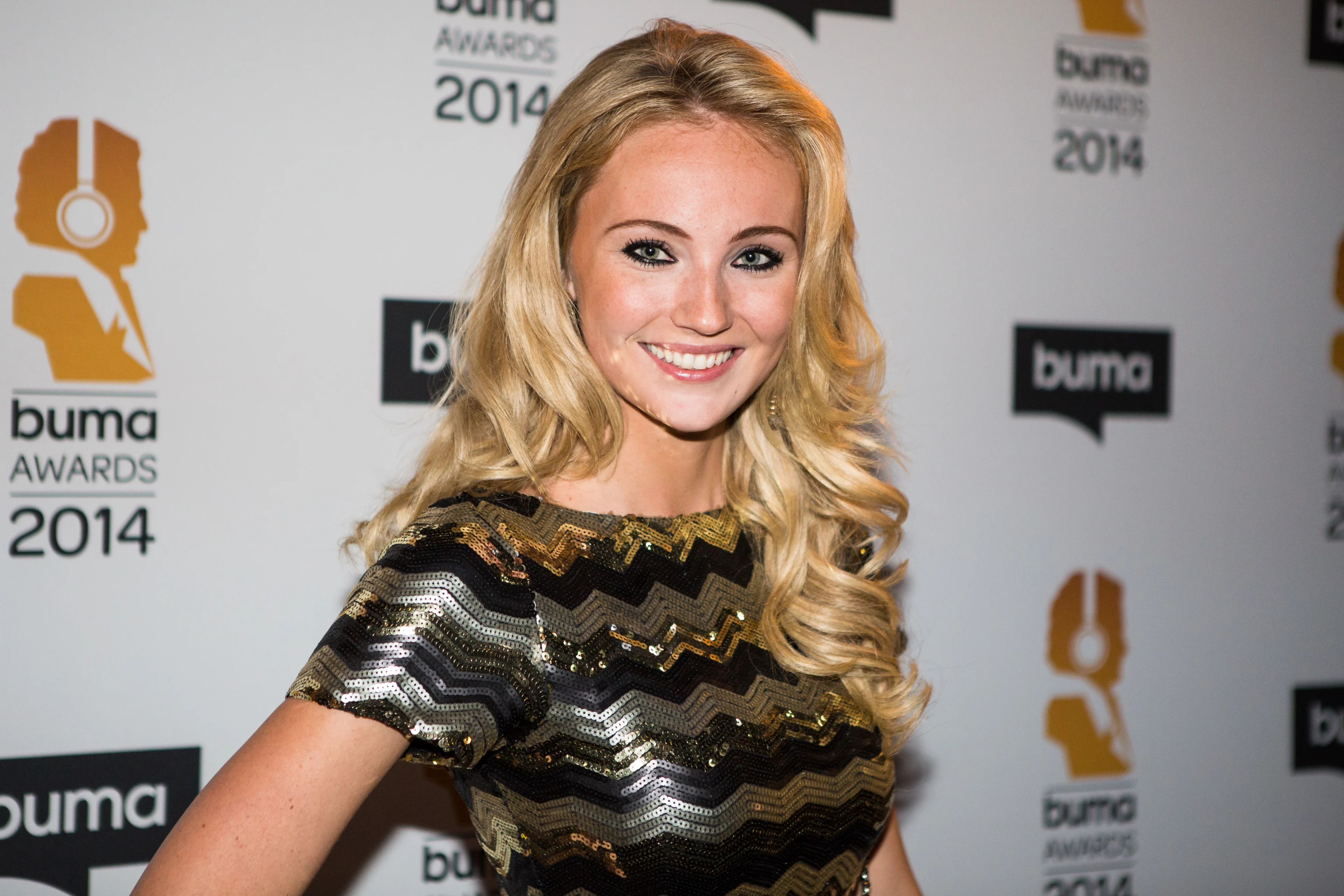 DEZE Amerikaanse celebrity leest boek Kelly Weekers: 'Mega speciaal'