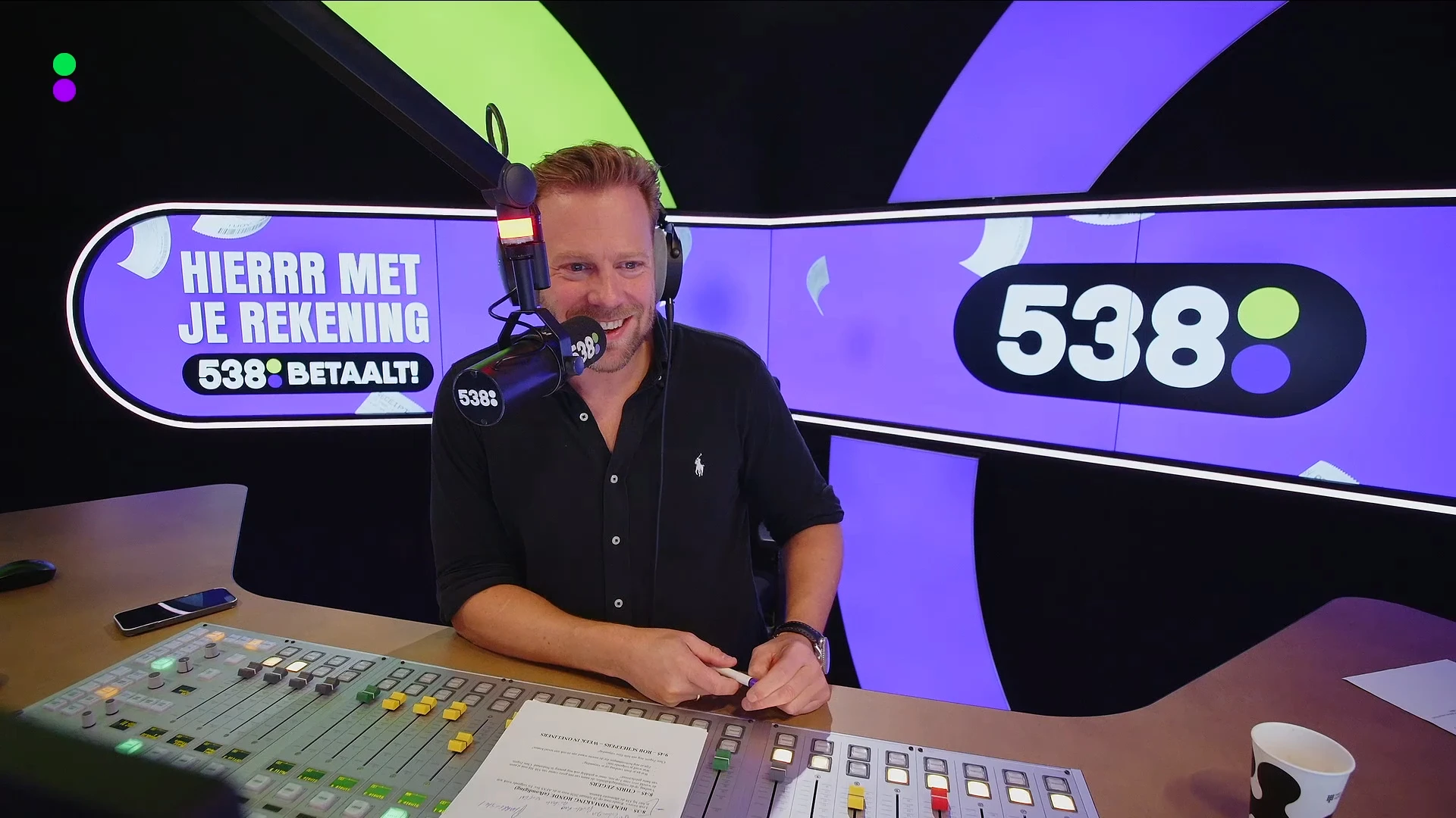 Chris Zegers blaast 54 kaarsjes uit