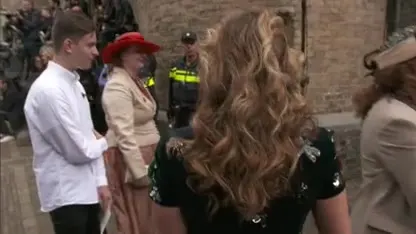 Prinsjesdag: Koning met baard en Máxima in een glittercape