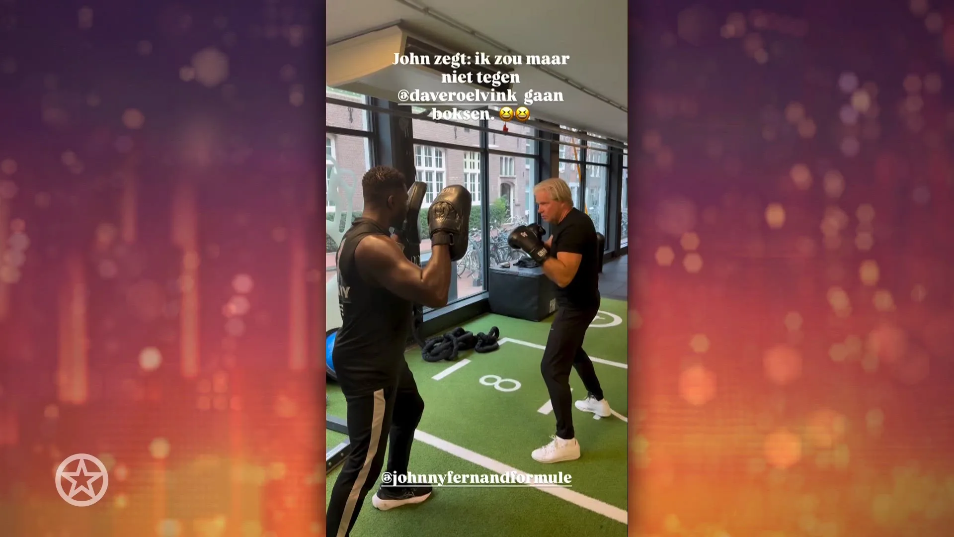 Dries Roelvink imponeert tijdens bokslessen