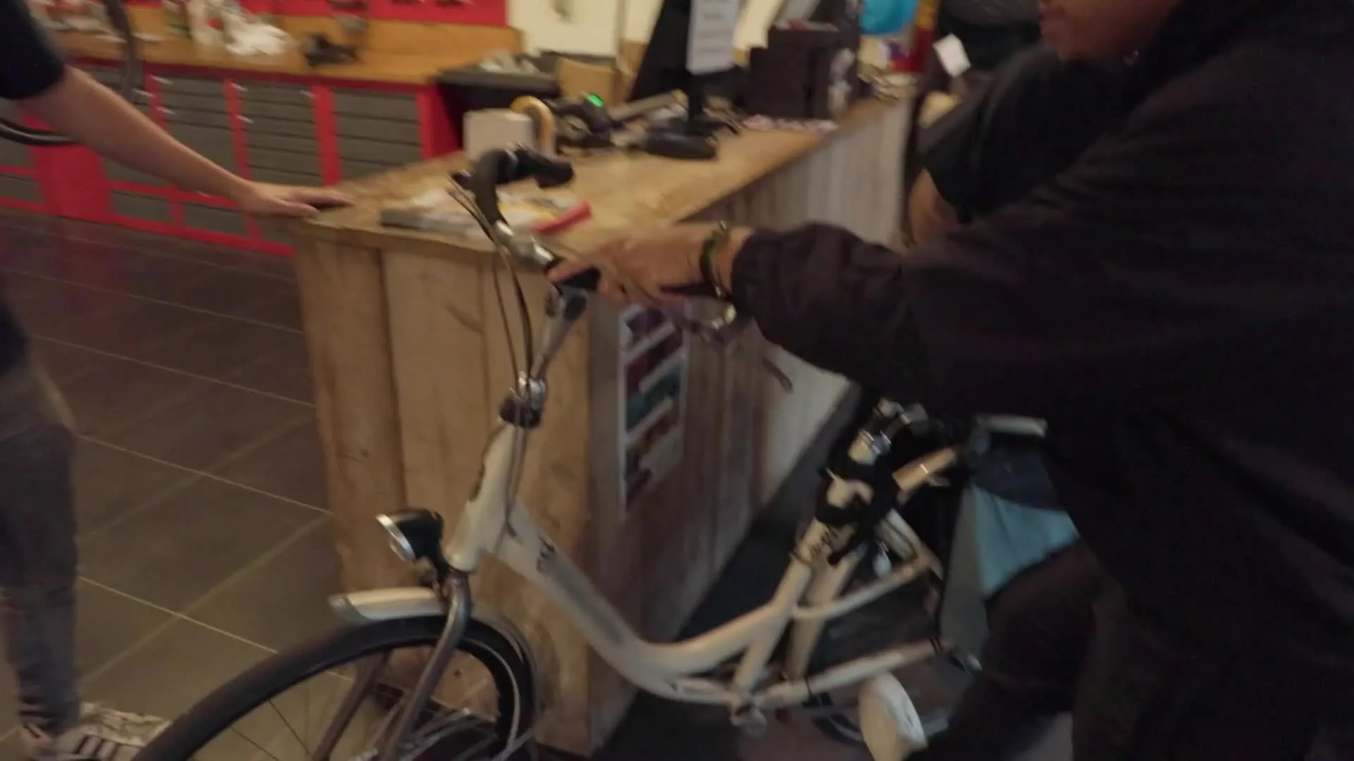 Tommy en Jeremy uit de VS ruilen voor een week met Wim en Bella uit Maarssen