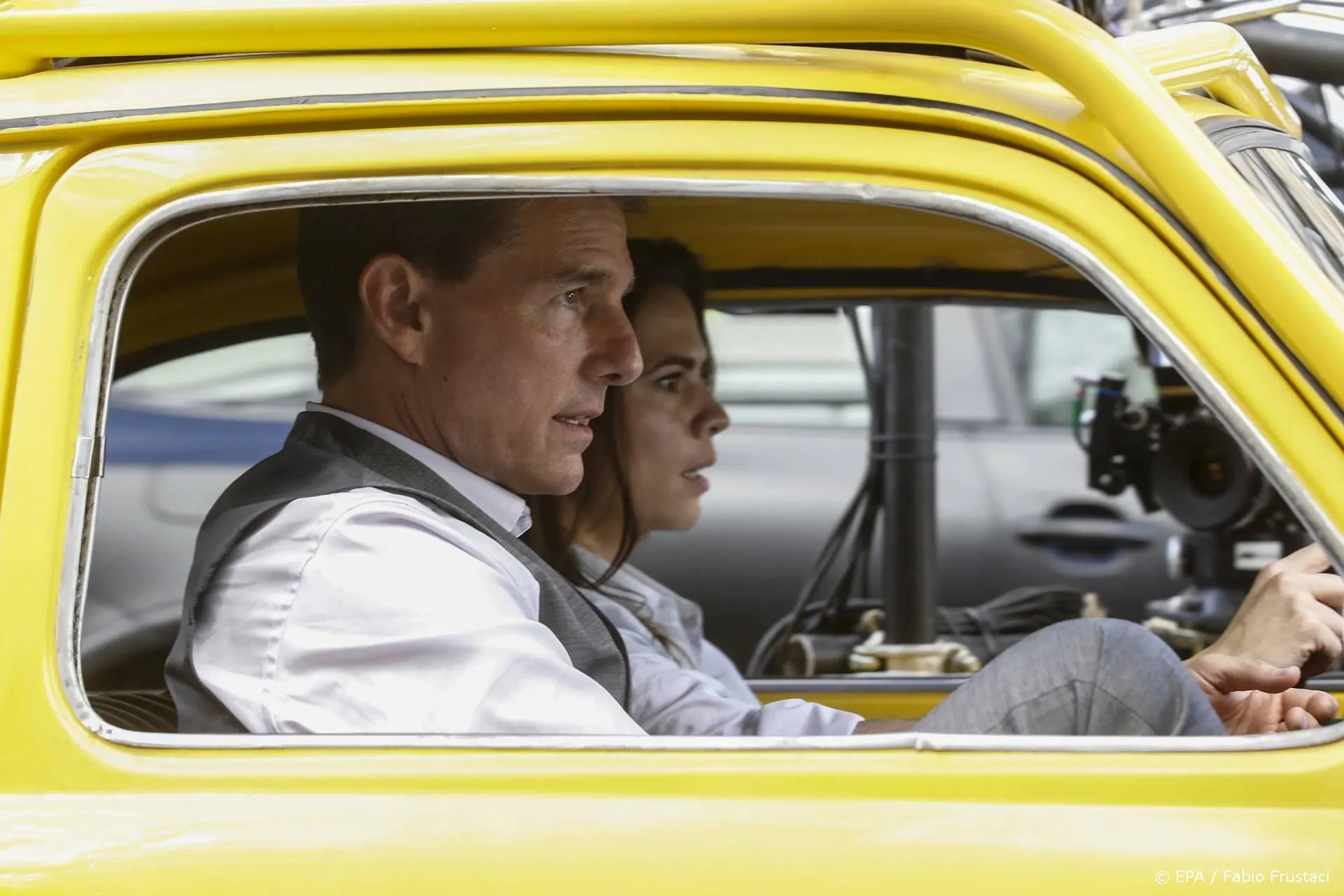 'Tom Cruise weer vrijgezel'