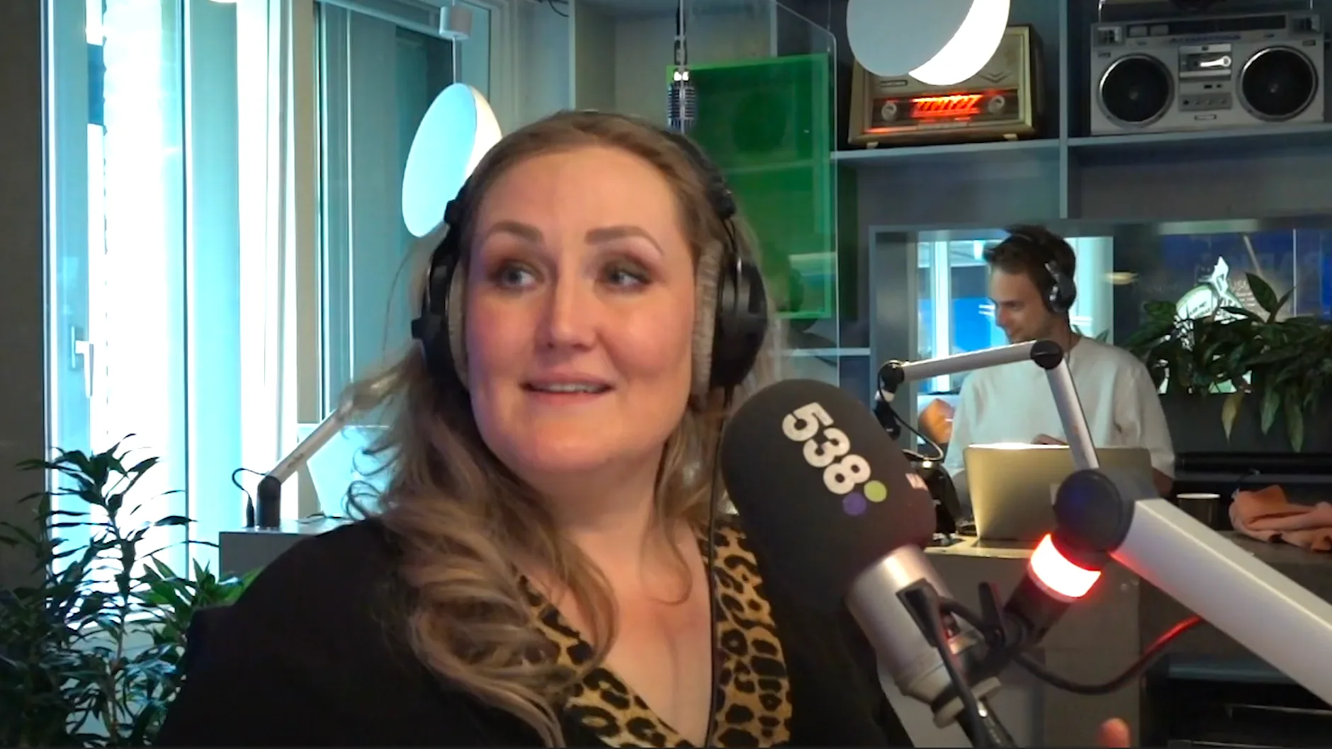 Hannelore neemt emotioneel afscheid bij 538