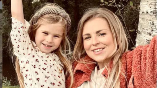 Jennifer Ewbank geeft update over dochtertje na heftig ongeluk