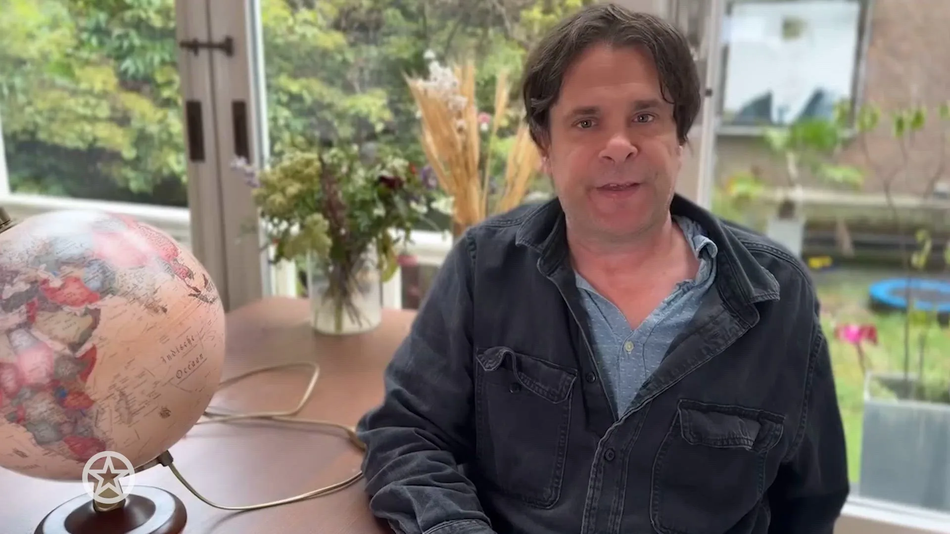 Hans Teeuwen keert na 3 jaar terug in theater met negende show