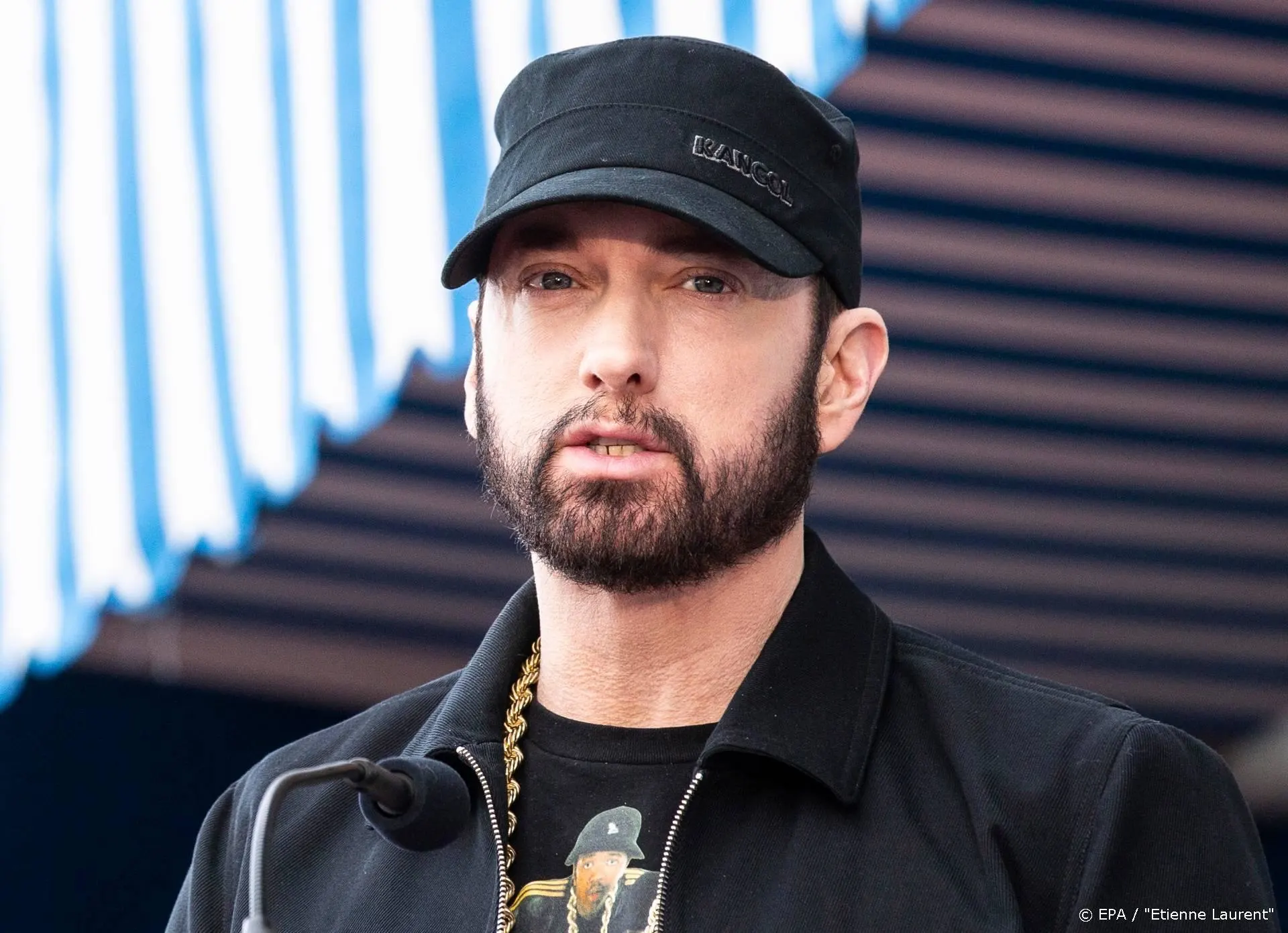 Eminem viert dat hij twaalf jaar clean en nuchter is