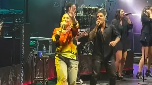 ZIEN: Bijzonder bezoek voor Roxeanne en André Hazes bij uniek optreden