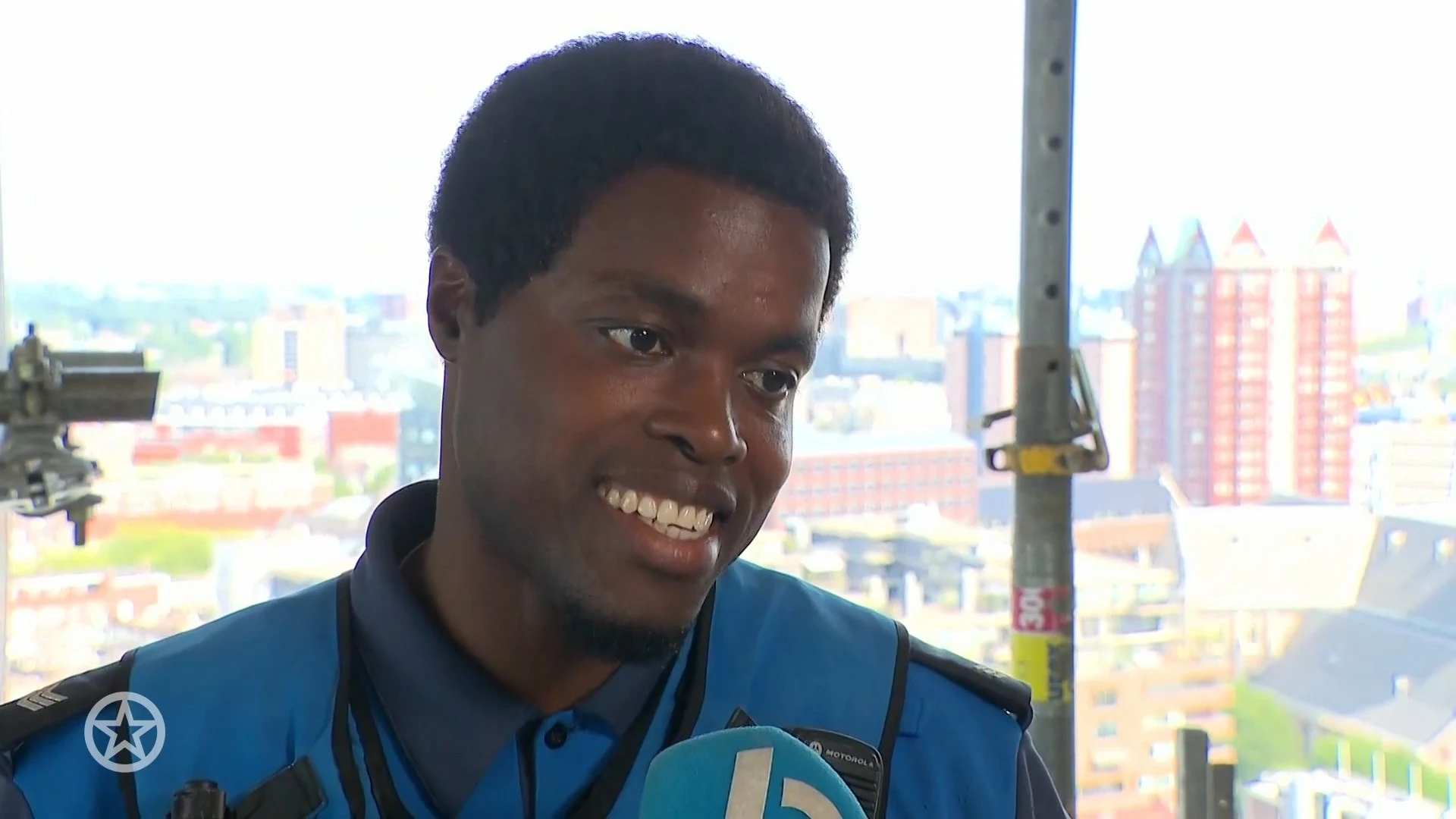 Jandino denkt na film anders over boa's: 'Tijdens corona echt pleurislijers'