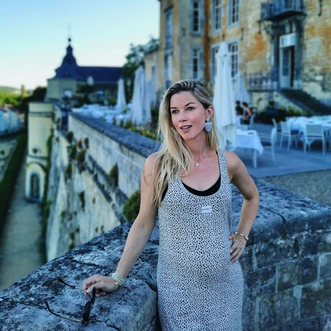 Anouk Hoogendijk maakt zich zorgen om ongeboren kind