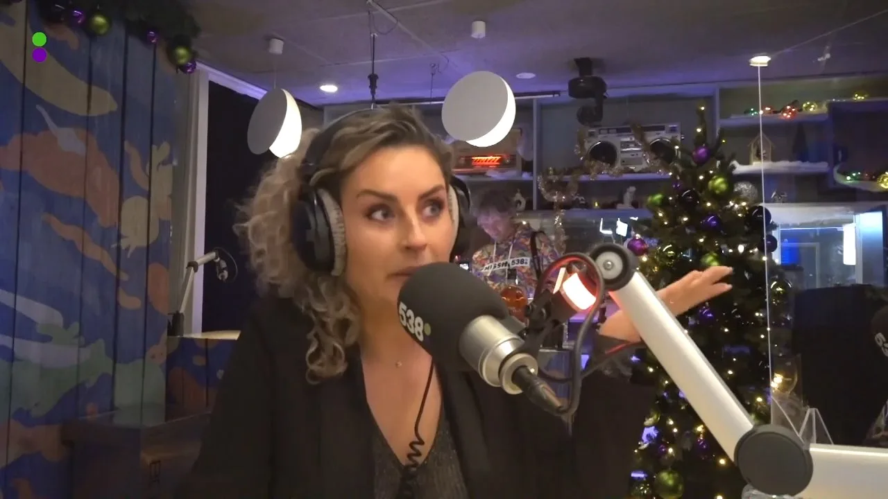 Iris Rulkens imiteert Nikkie Plessen