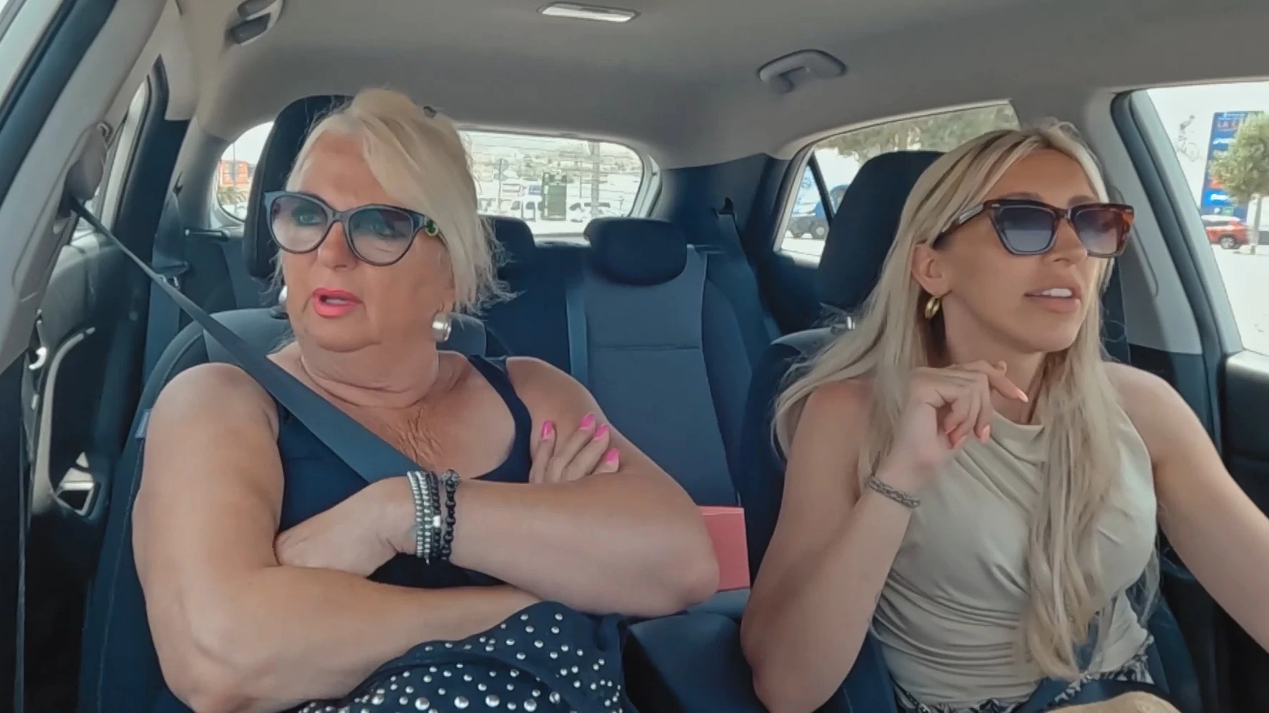 Denise loopt leeg over Monique Hansler