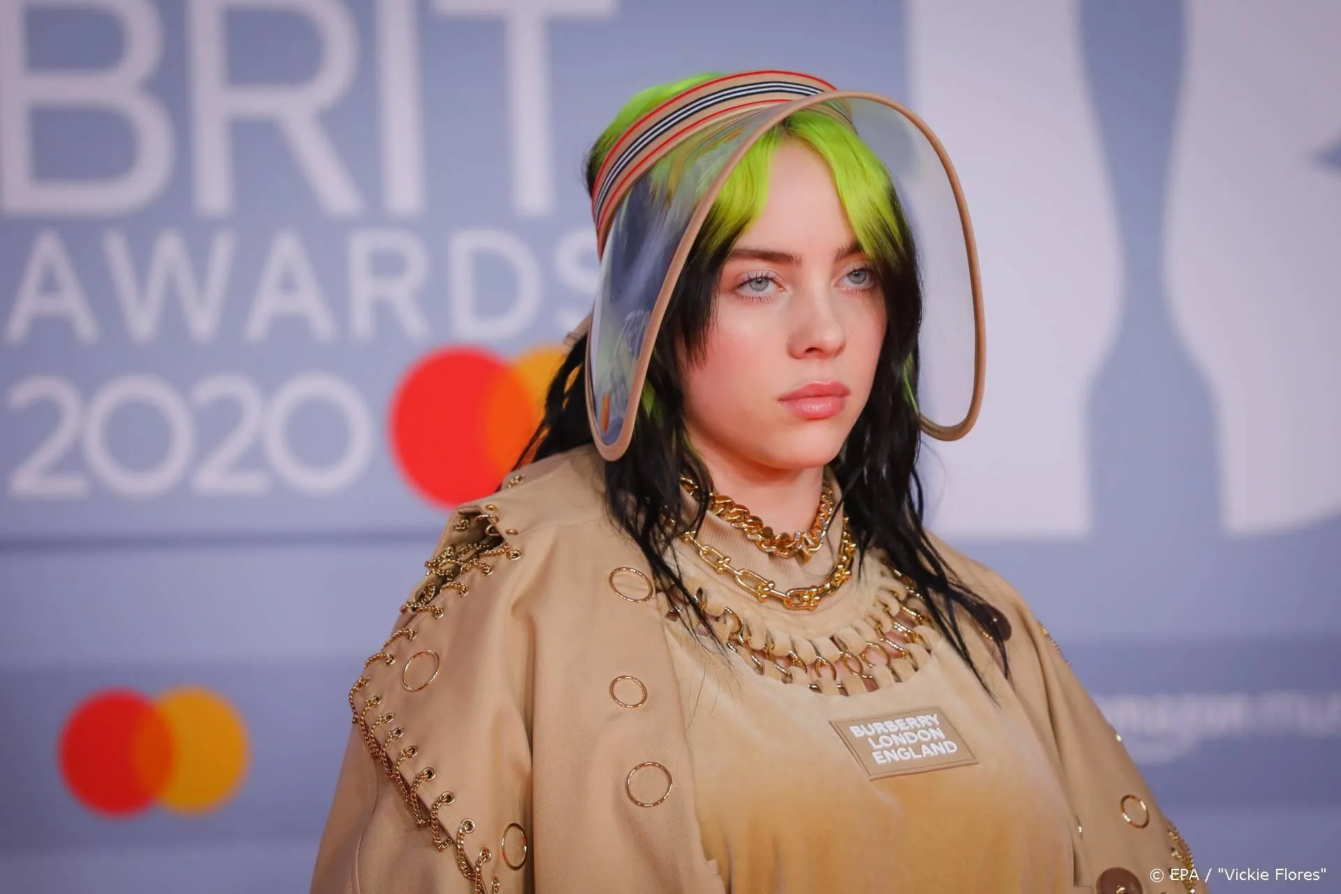 Billie Eilish stelt rest van wereldtournee uit