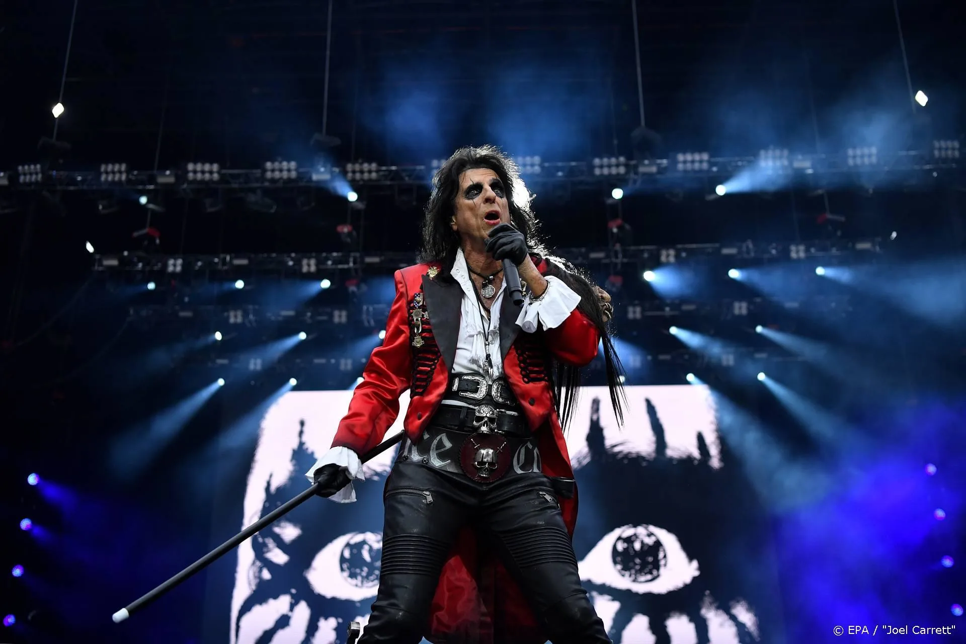 Alice Cooper oppert om 'politie-onkruid' uit te wieden