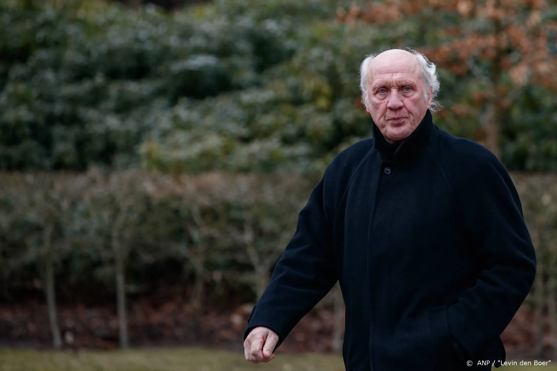 Herman van Veen op 75e verjaardag door virus niet op het podium