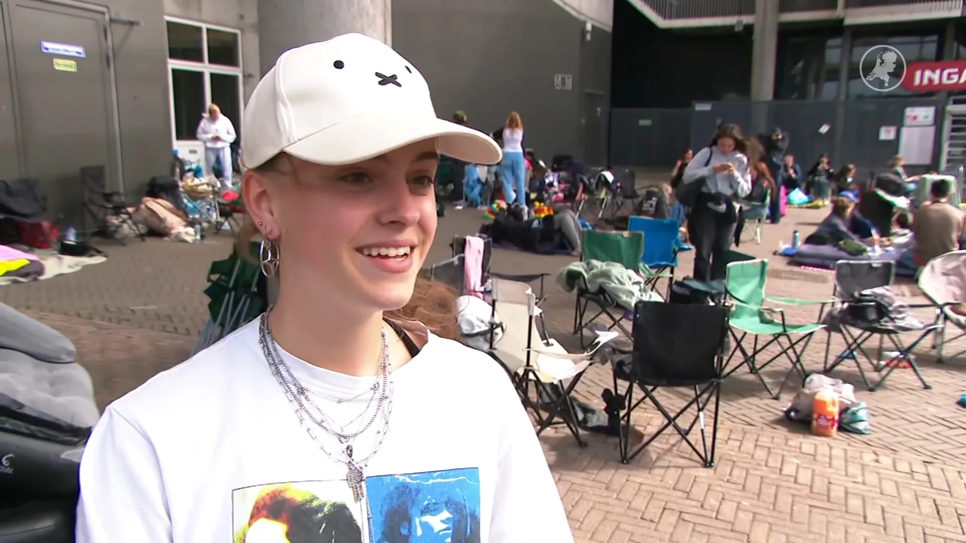 Honderden fans bivakkeren al dagen bij Ziggo Dome voor Billie Eilish: 'Wij willen haar een knuffel geven'