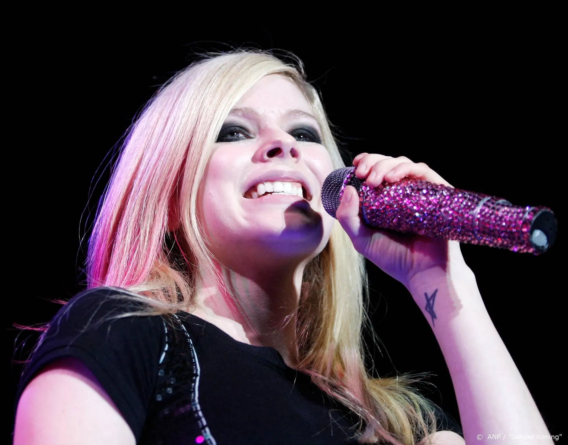 Avril Lavigne schrapt nu ook shows in Frankrijk en Italië