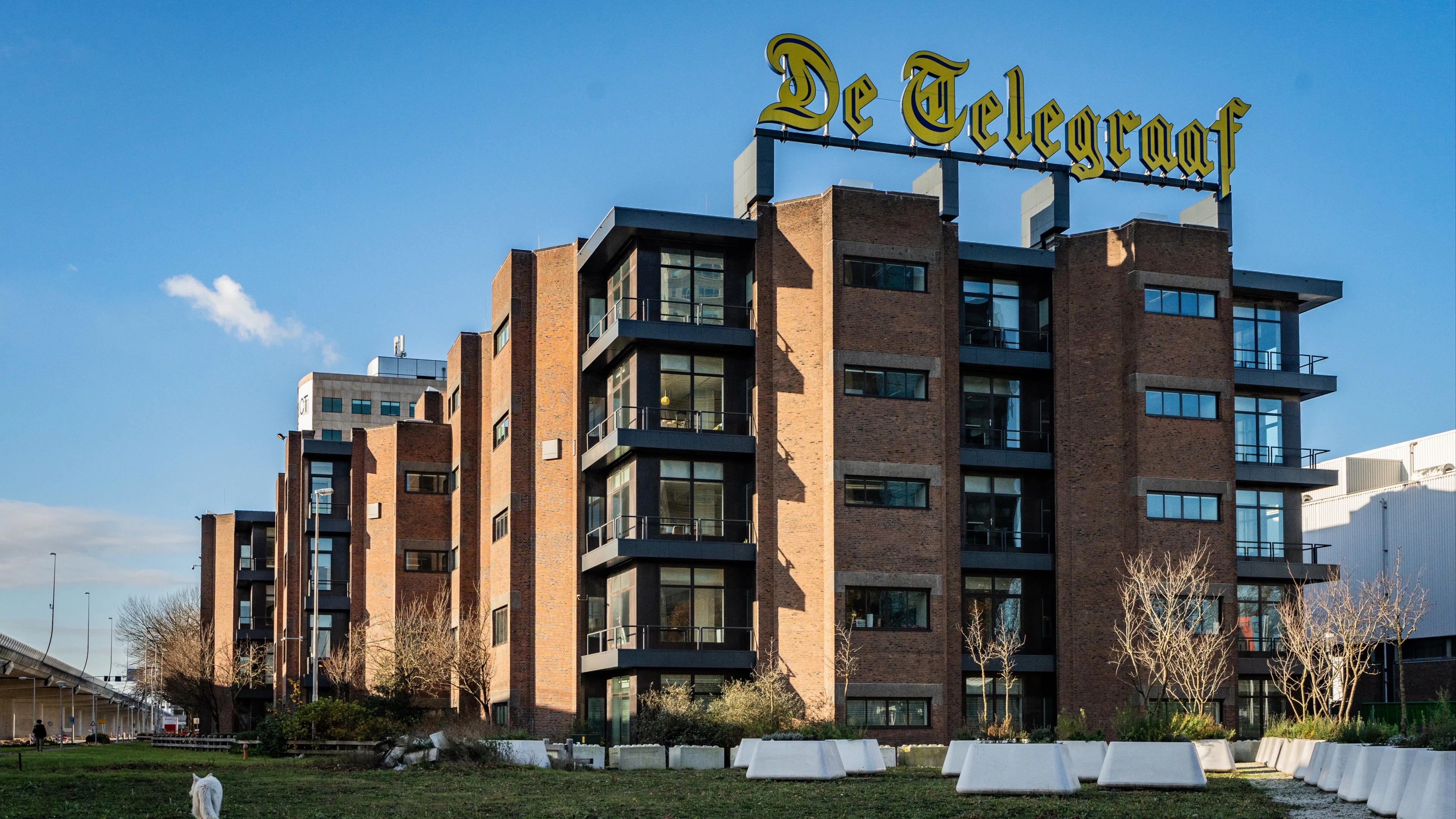 Misdaadjournalist weg bij De Telegraaf wegens grensoverschrijdend gedrag