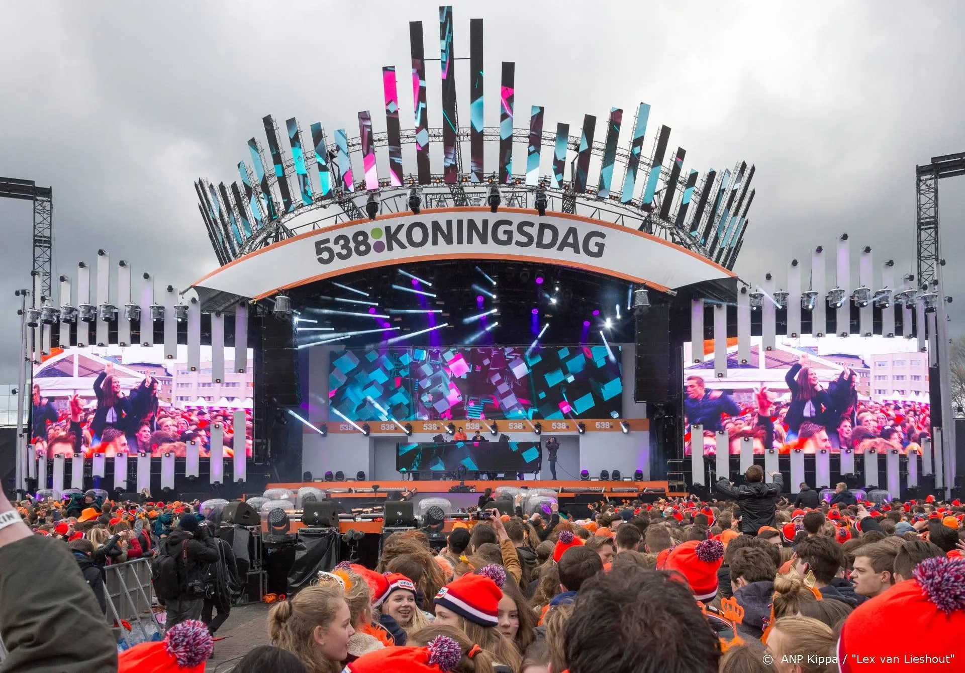 Davina, Duncan, DI-RECT en Tiësto ook 'naar' 538 Koningsdagfeest