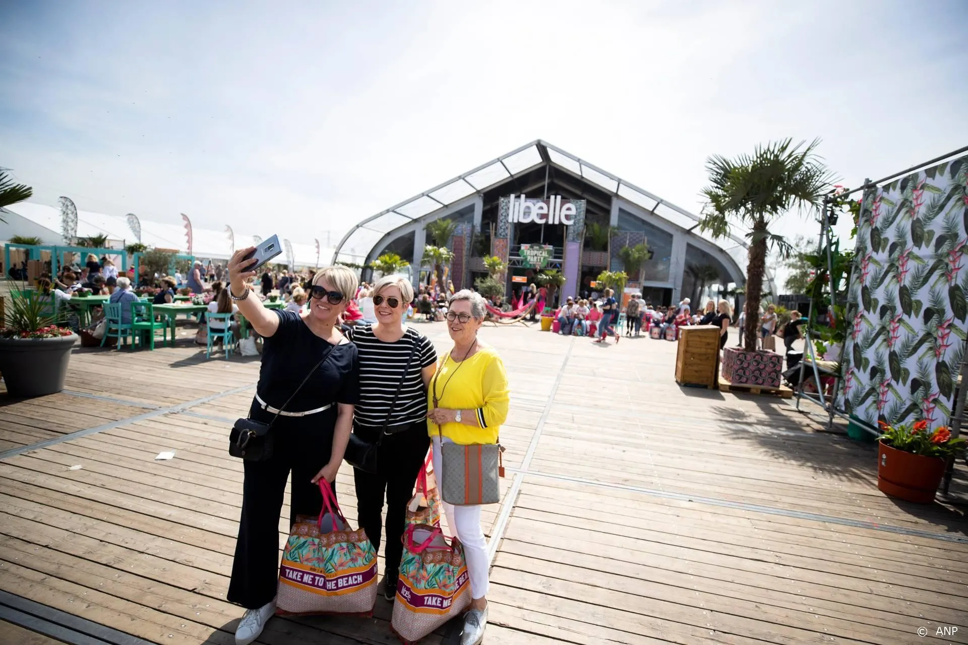 Libelle Zomerweek verkast van het strand naar Facebook
