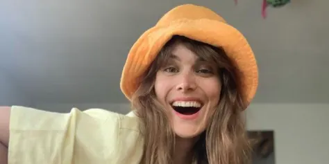 ZIEN: Lize Korpershoek heeft ongenodigde gast in bosjes