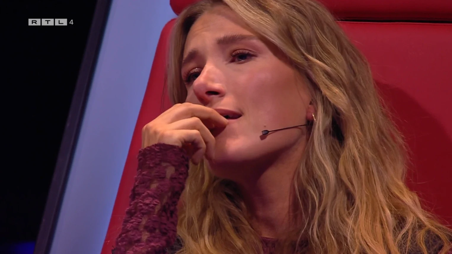 Suzan in tranen bij The Voice: 'Even in een putje'