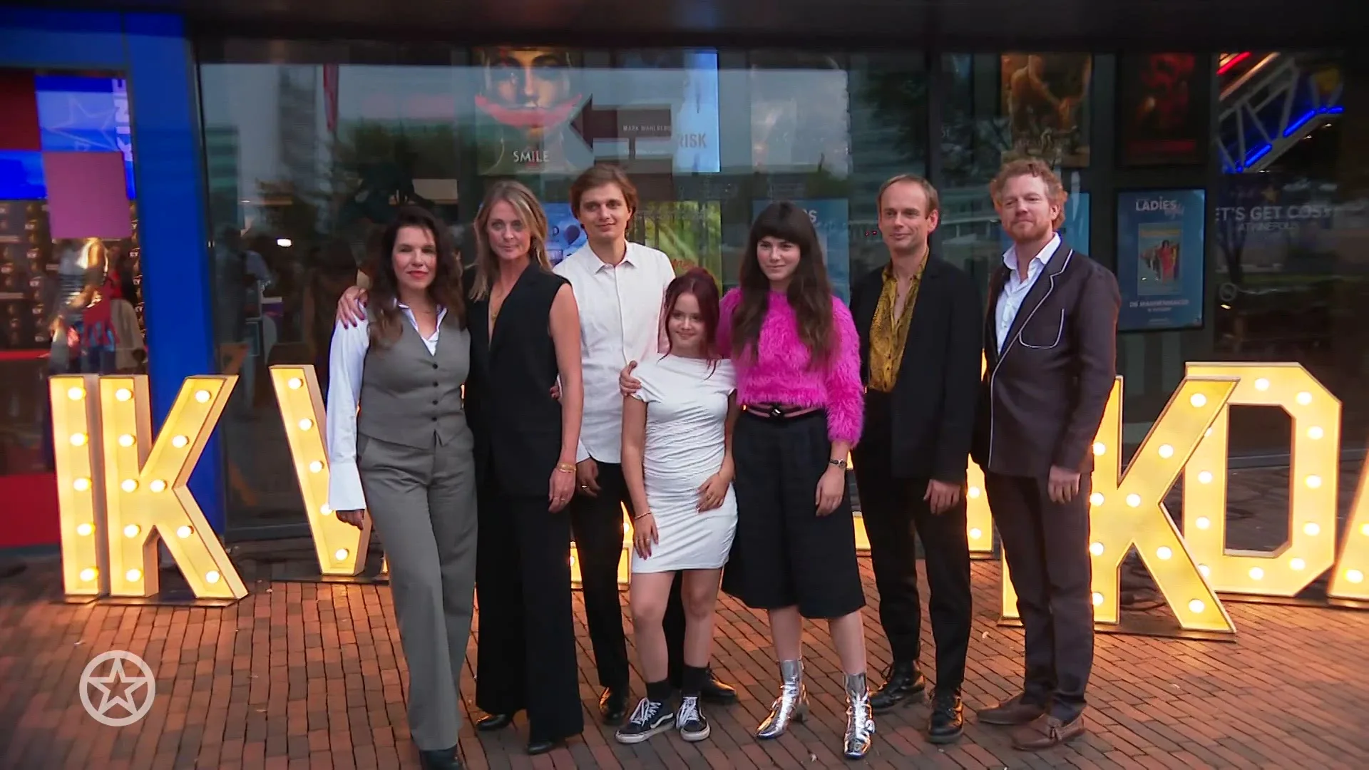 De cast van Ik val niet, ik dans over de dramaserie