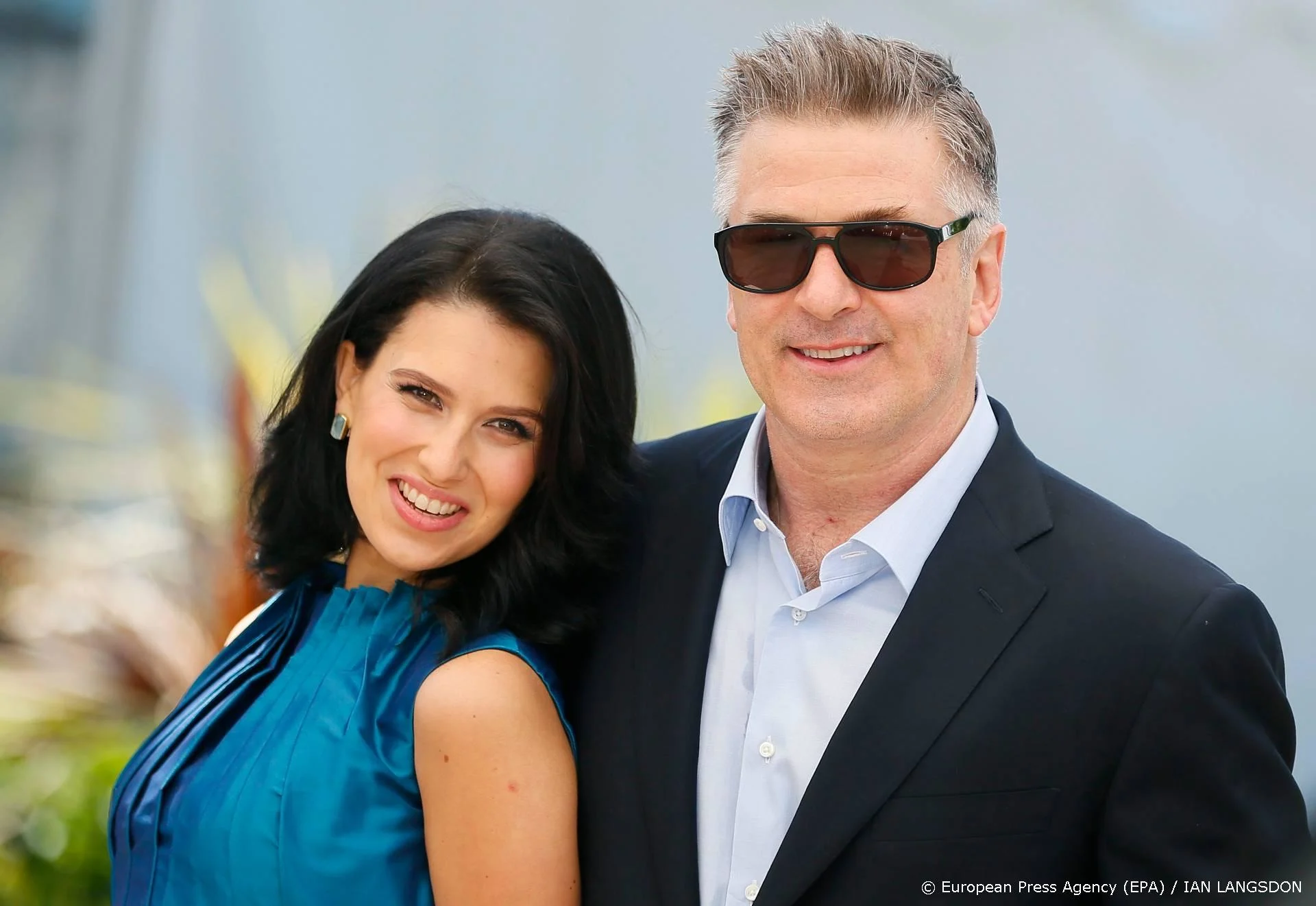 Vrouw Alec Baldwin onder vuur om 'nepaccent'