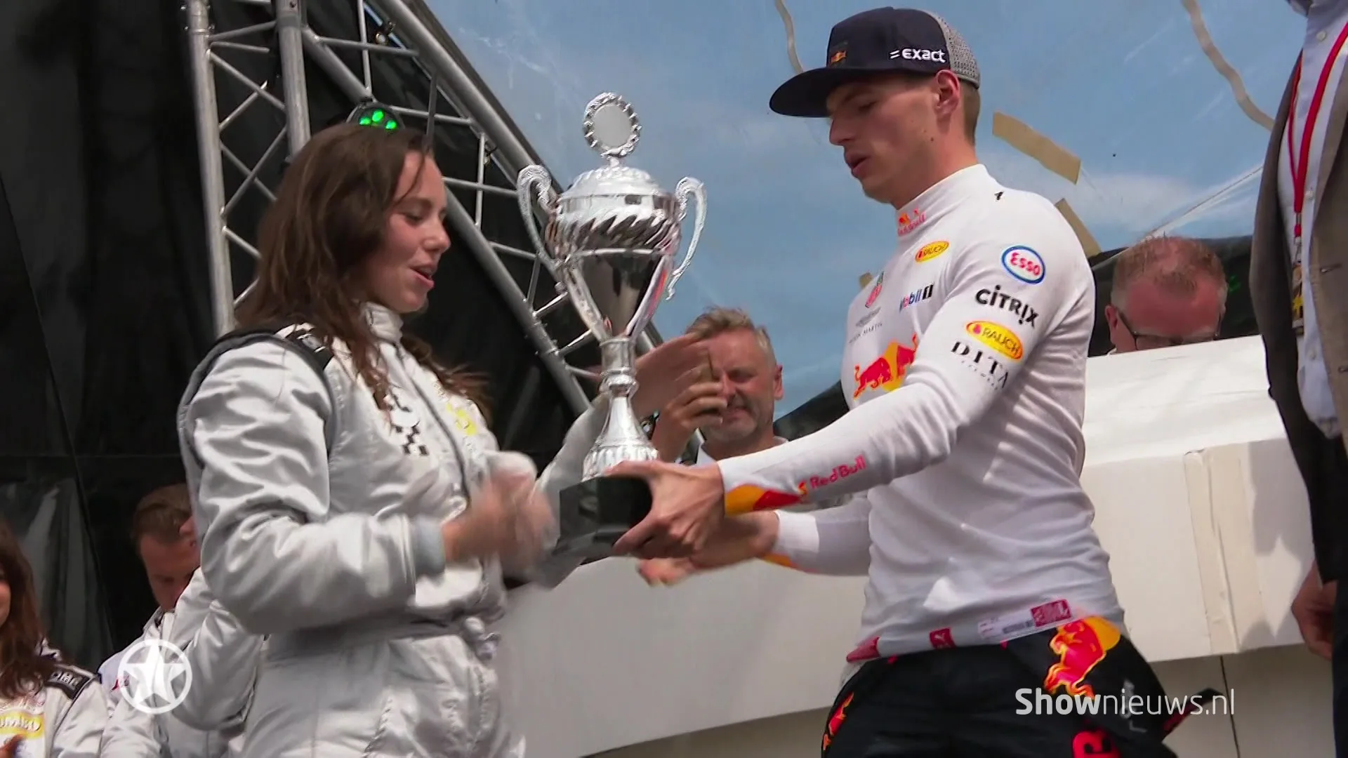 Met gierende banden: Deze dames gaan plankgas!