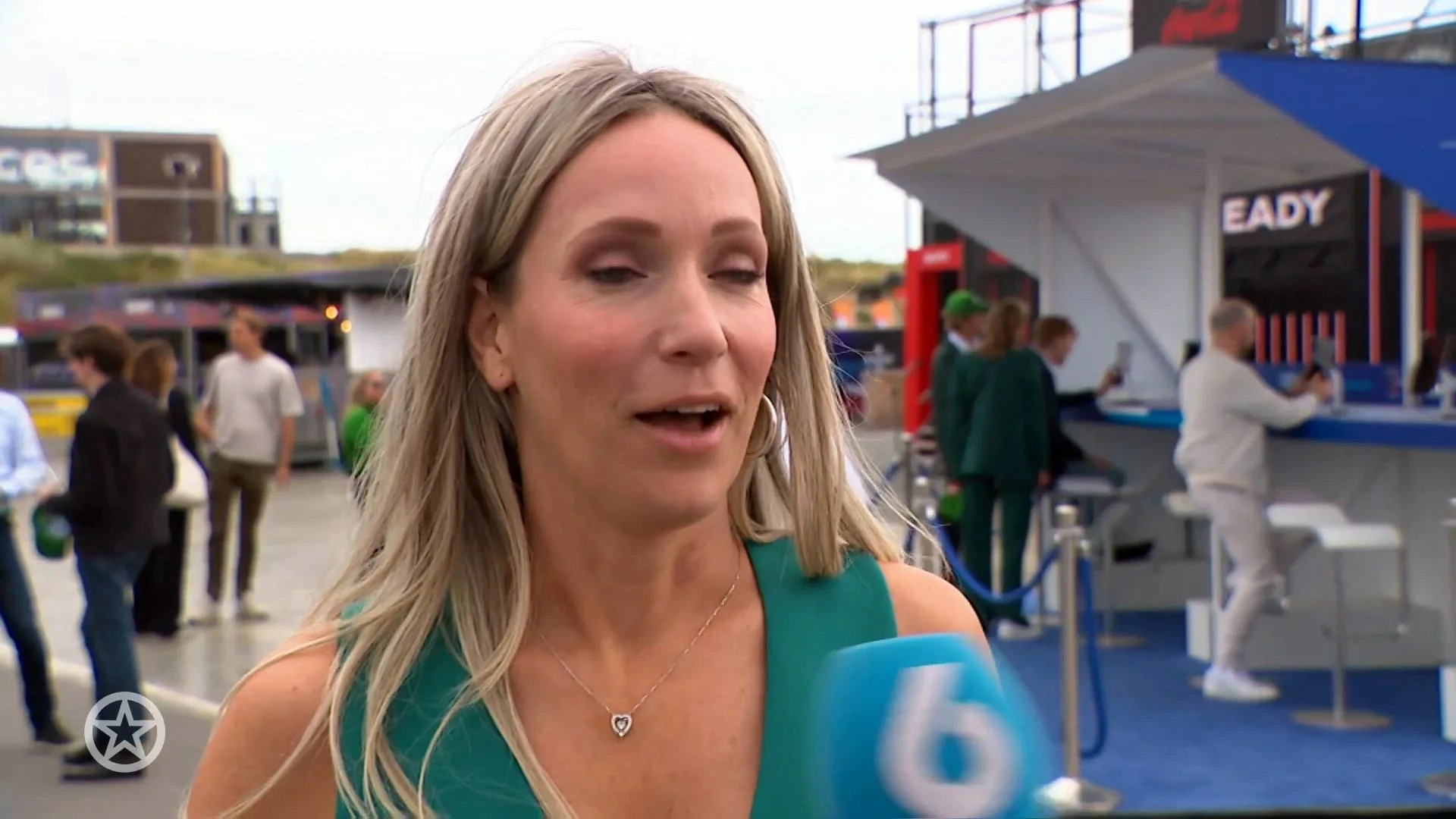 Hélène Hendriks spreekt Max Verstappen op persdag Zandvoort