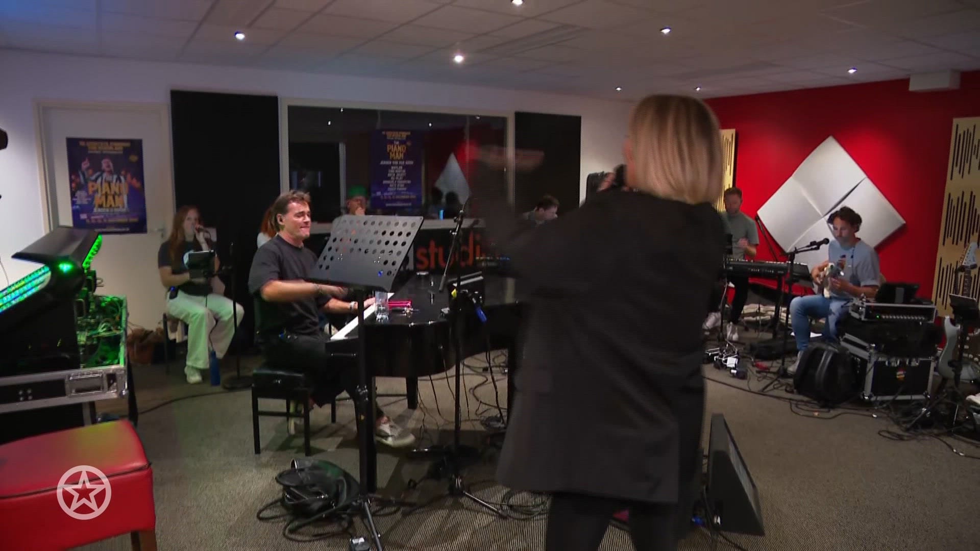 Kate Ryan repeteert voor het eerst met Jeroen van der Boom voor Pianoman