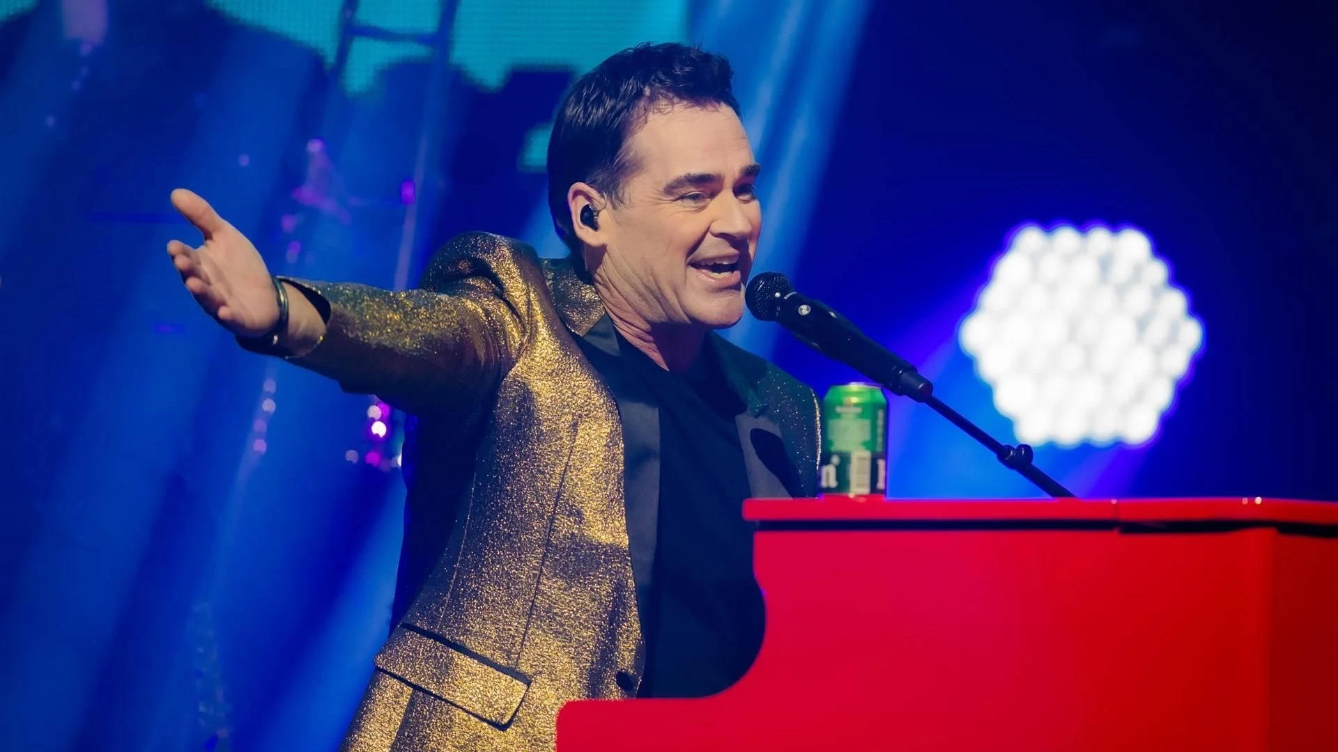 Jeroen van der Boom gooit het over heel andere boeg