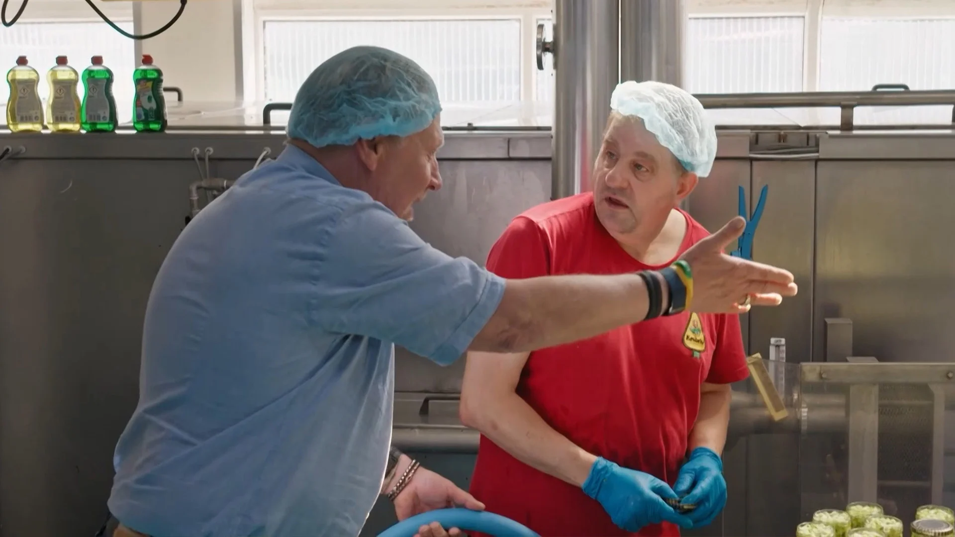 Sophie en Julia over uitbarsting van de Augurkenkoning: 'Ik zou me vereerd voelen'