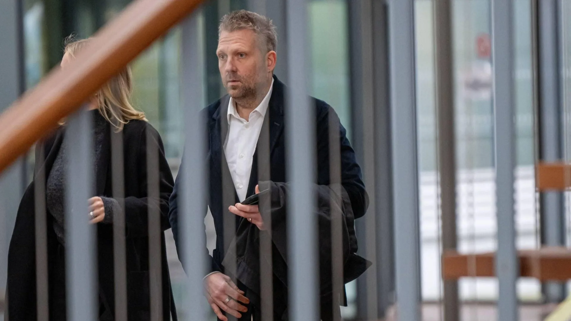 Voorwaardelijke celstraf sterrenchef Nick Bril, vrijspraak voor overrijden hulpkok