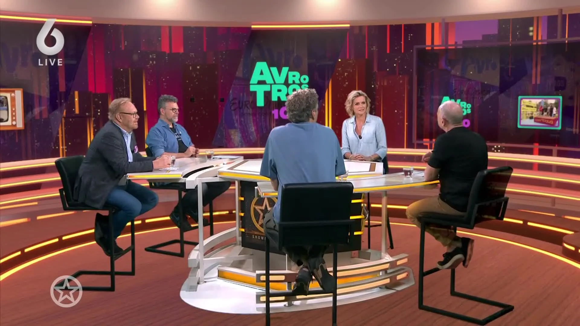 Compilatie 50 jaar Te land, ter zee en in de lucht scoort