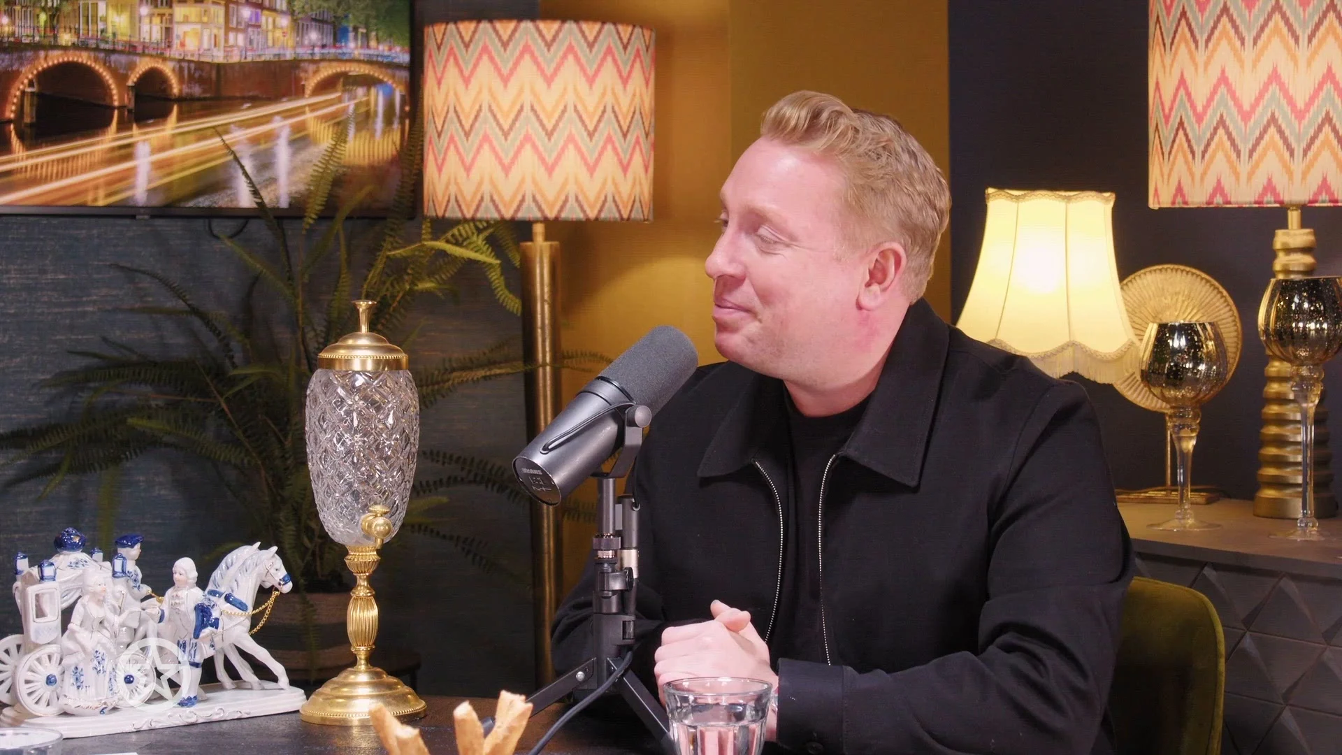 Billy Dans belandde in jacuzzi bij Gerard Joling