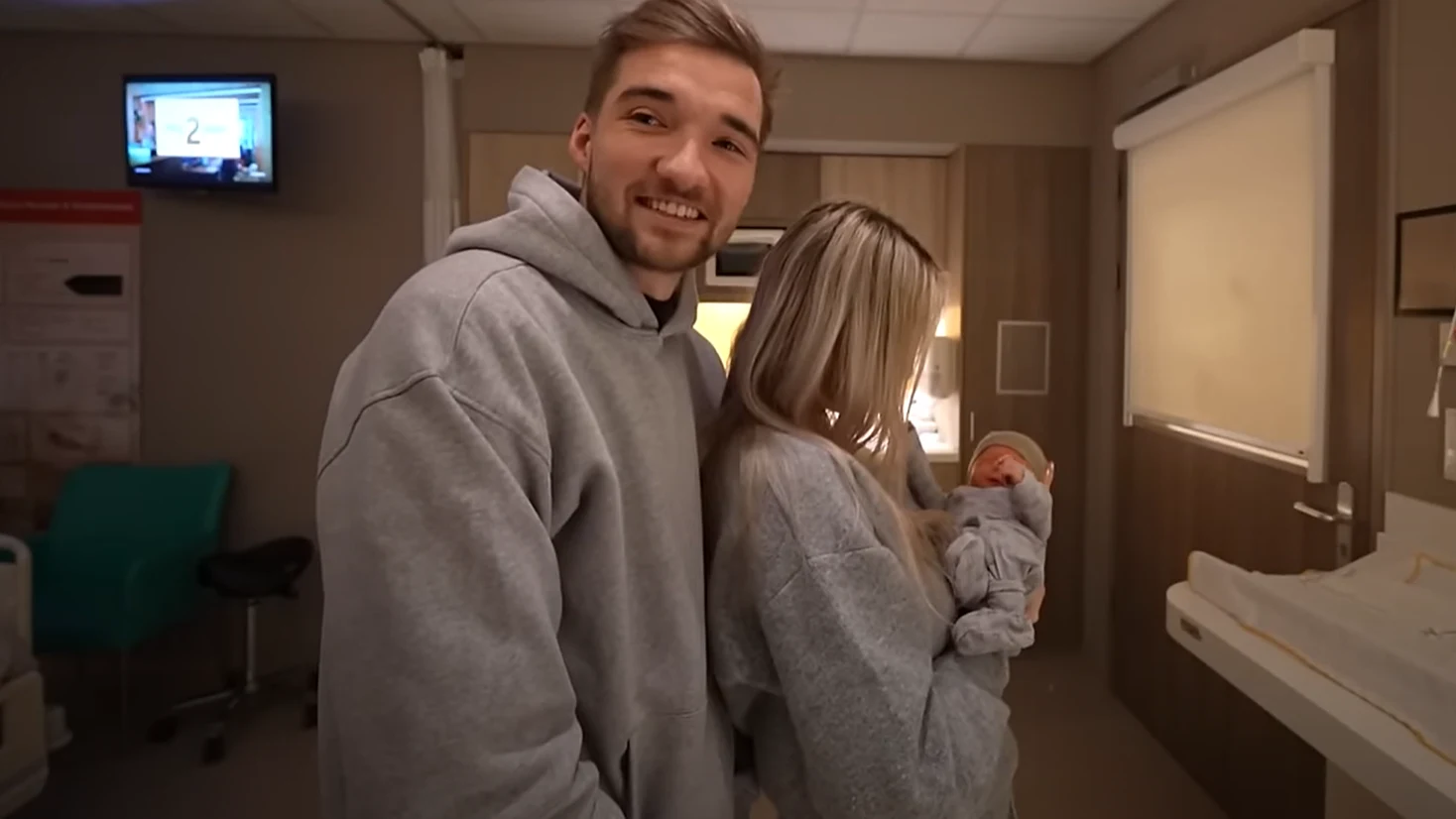 Trotse Gio en Lynn over kersverse ouderschap: 'Tikkeltje heftiger' 