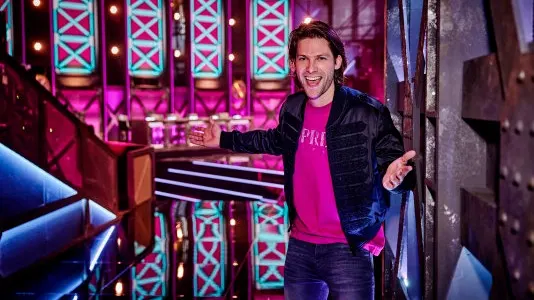 StukTV-Thomas backstage reporter bij We Want More