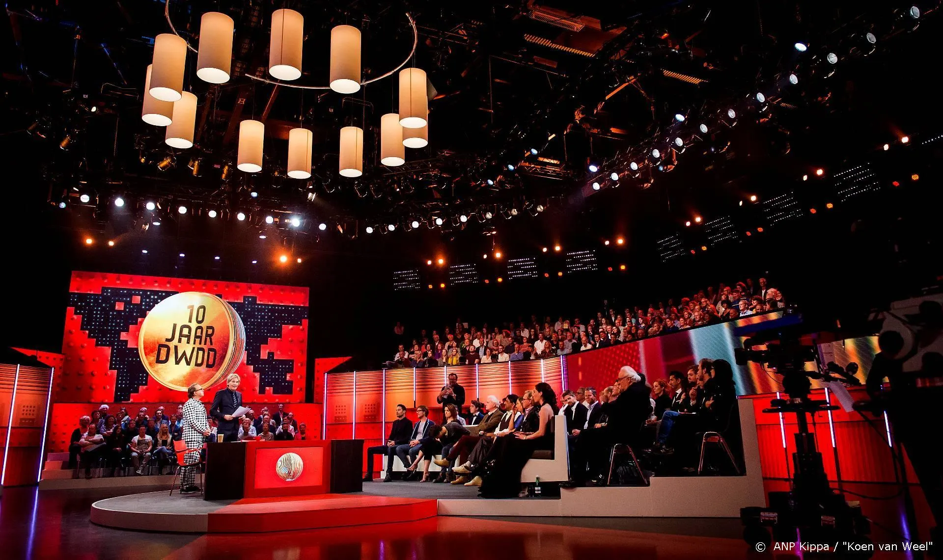 Publiek van DWDD via Skype in de studio