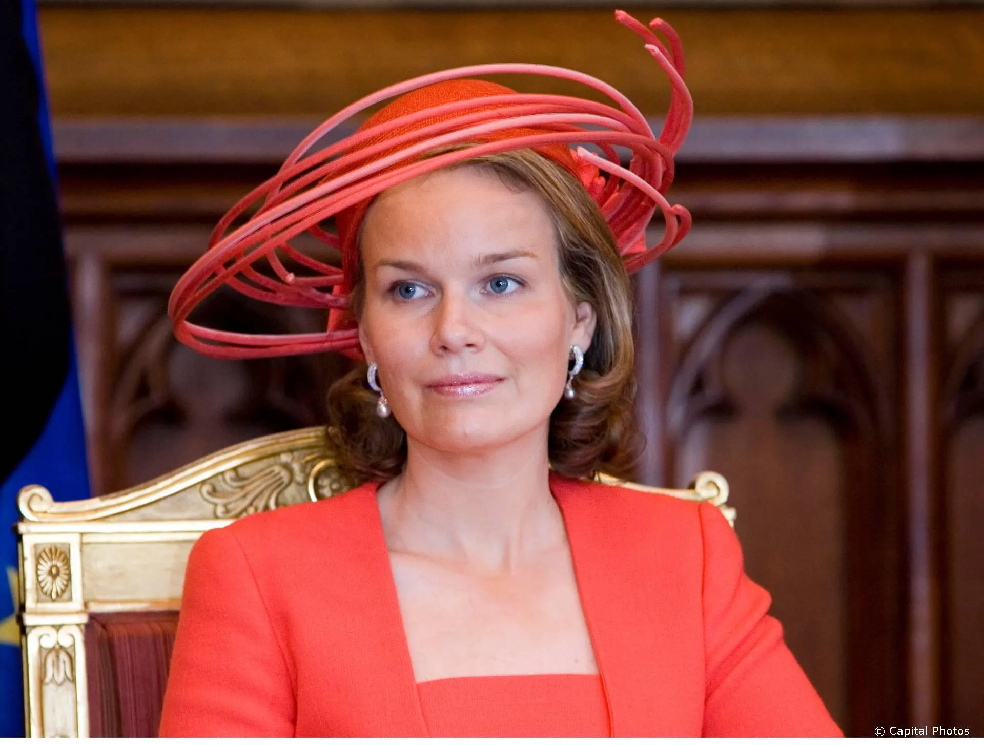 Koninklijke couturier maakt mondkapjes voor ziekenhuizen België