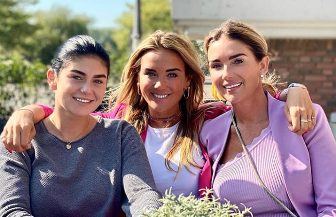 Monique ziet Roxeanne als haar zus