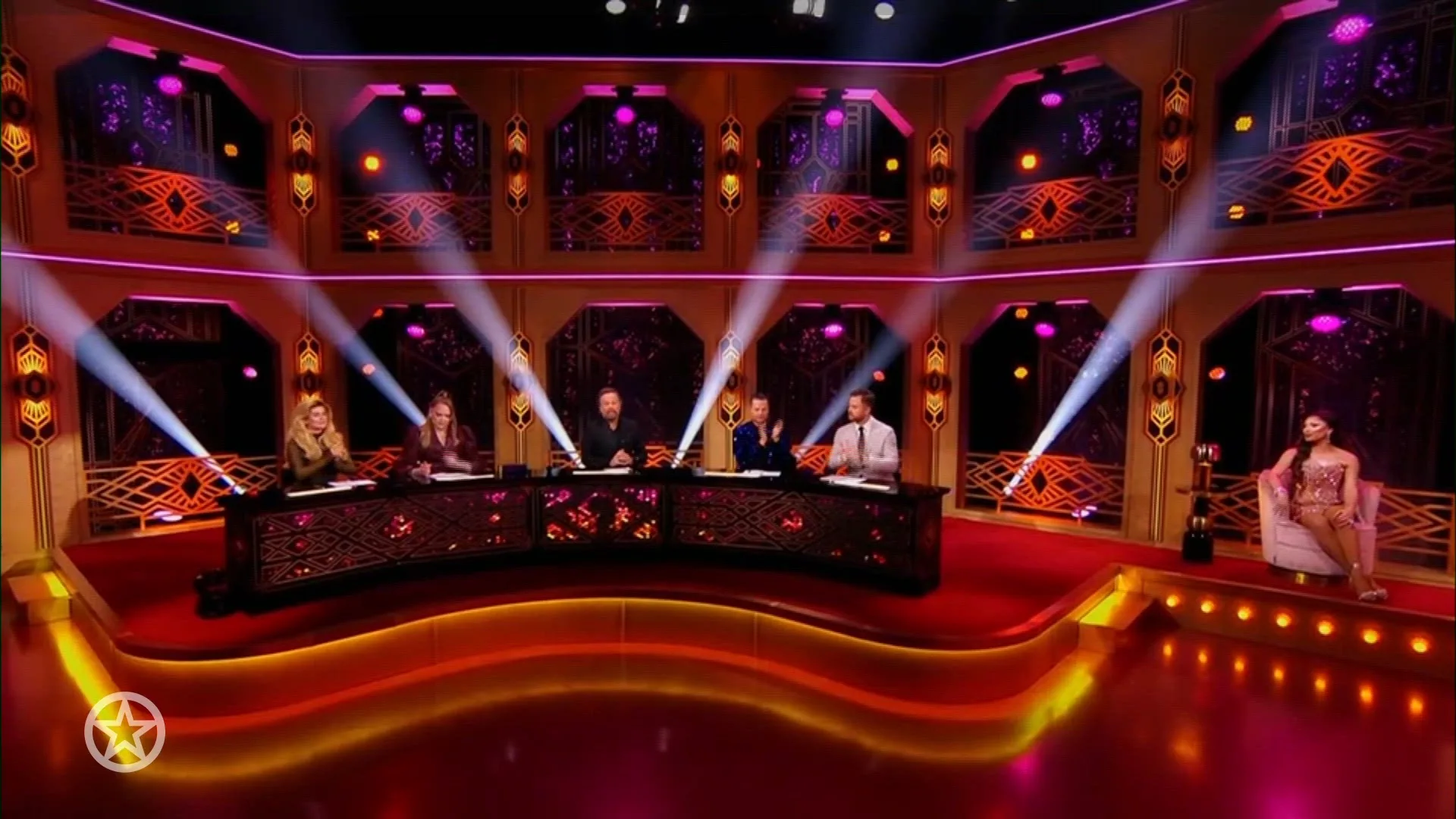 Marco Schuitmaker te zien in Make-up Your Mind als Pia Panna Cotta