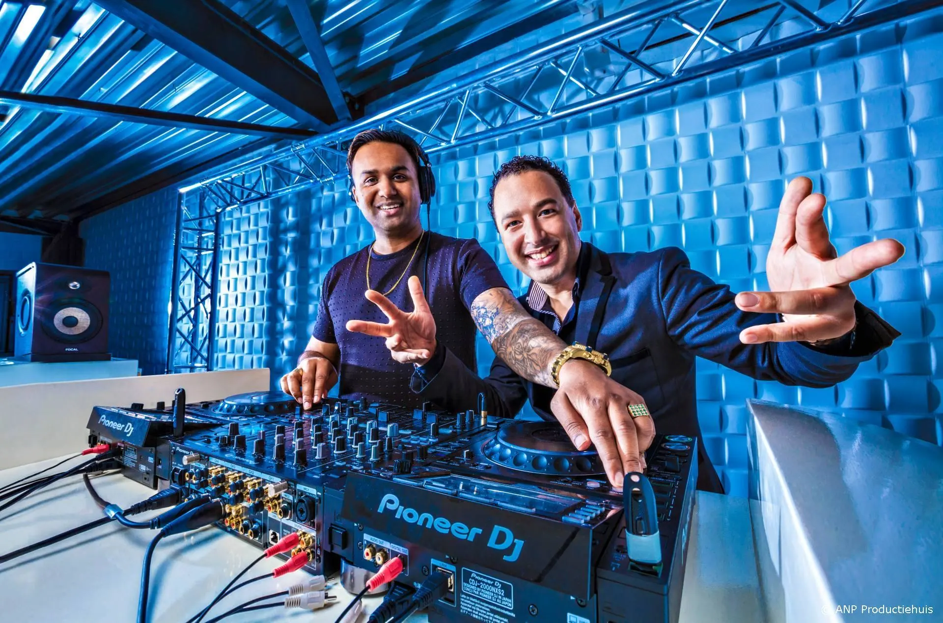 201 Nederlandse dj's draaien in marathonsessie naar wereldrecord