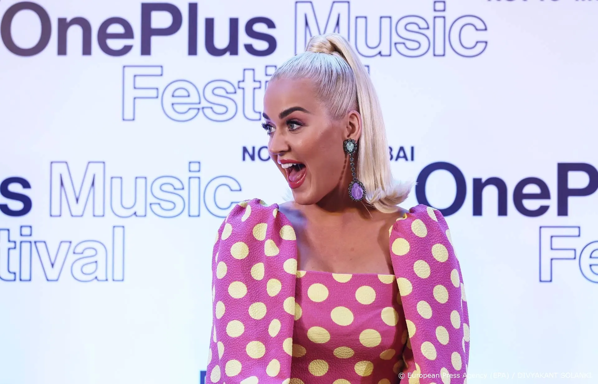 Ook Katy Perry bij inauguratie-uitzending