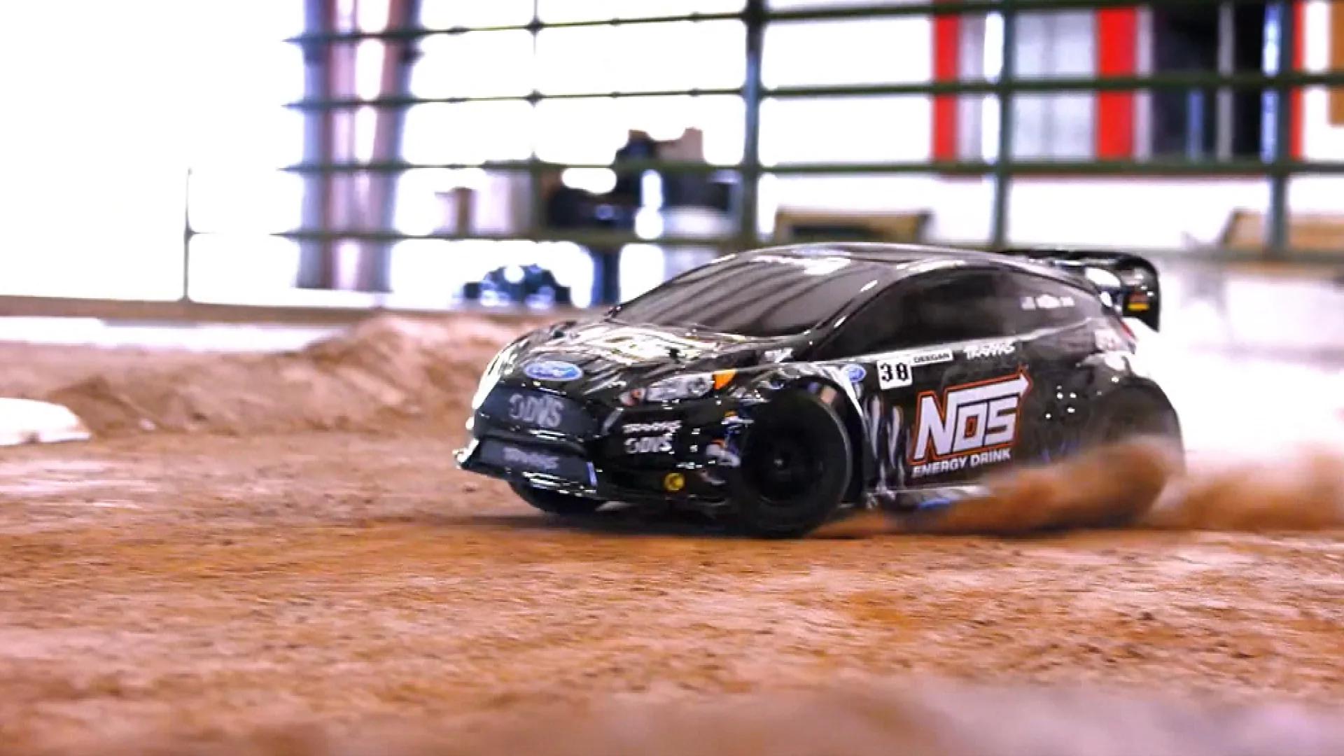 BN’ers racen met op afstand bestuurbare auto’s in Car Wars