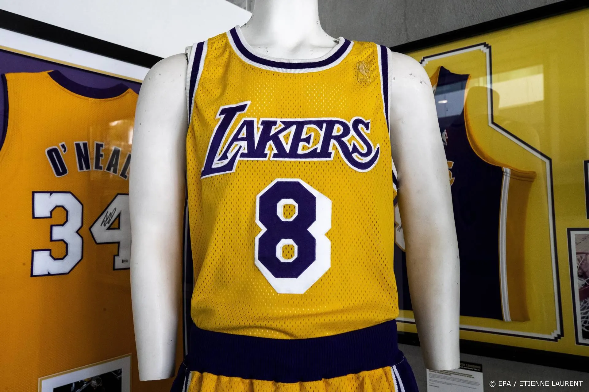 Hemd Kobe Bryant geveild voor ruim 2,7 miljoen dollar