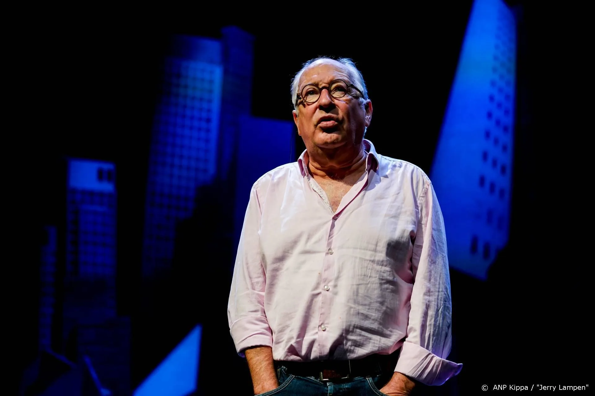 Youp van 't Hek gaat Oudejaarsconference wel spelen